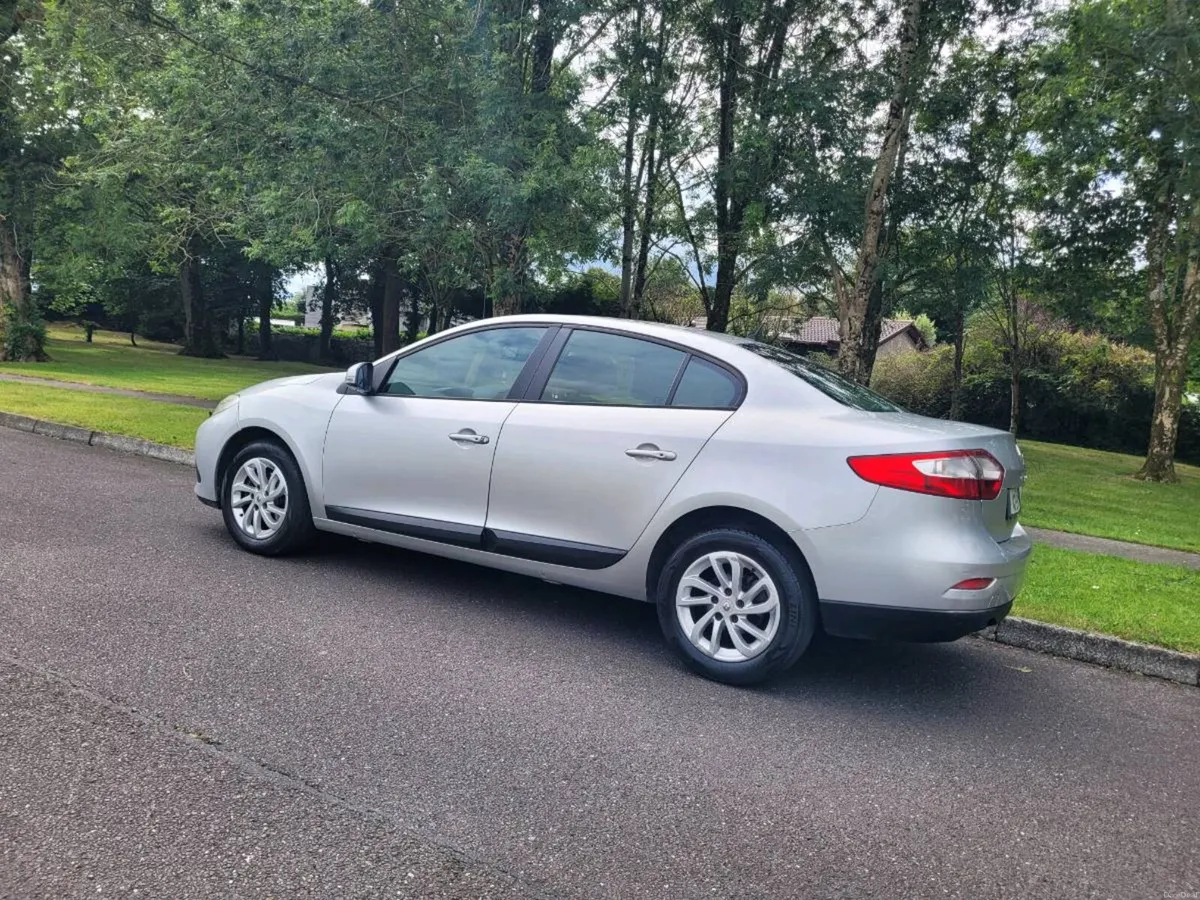 SPOTLESS 142 RENAULT FLUENCE NEW NCT UNTIL 10/27. - Image 4