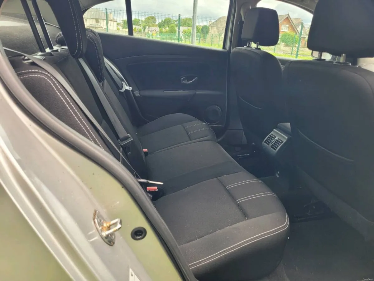 SPOTLESS 142 RENAULT FLUENCE NEW NCT UNTIL 10/27. - Image 6