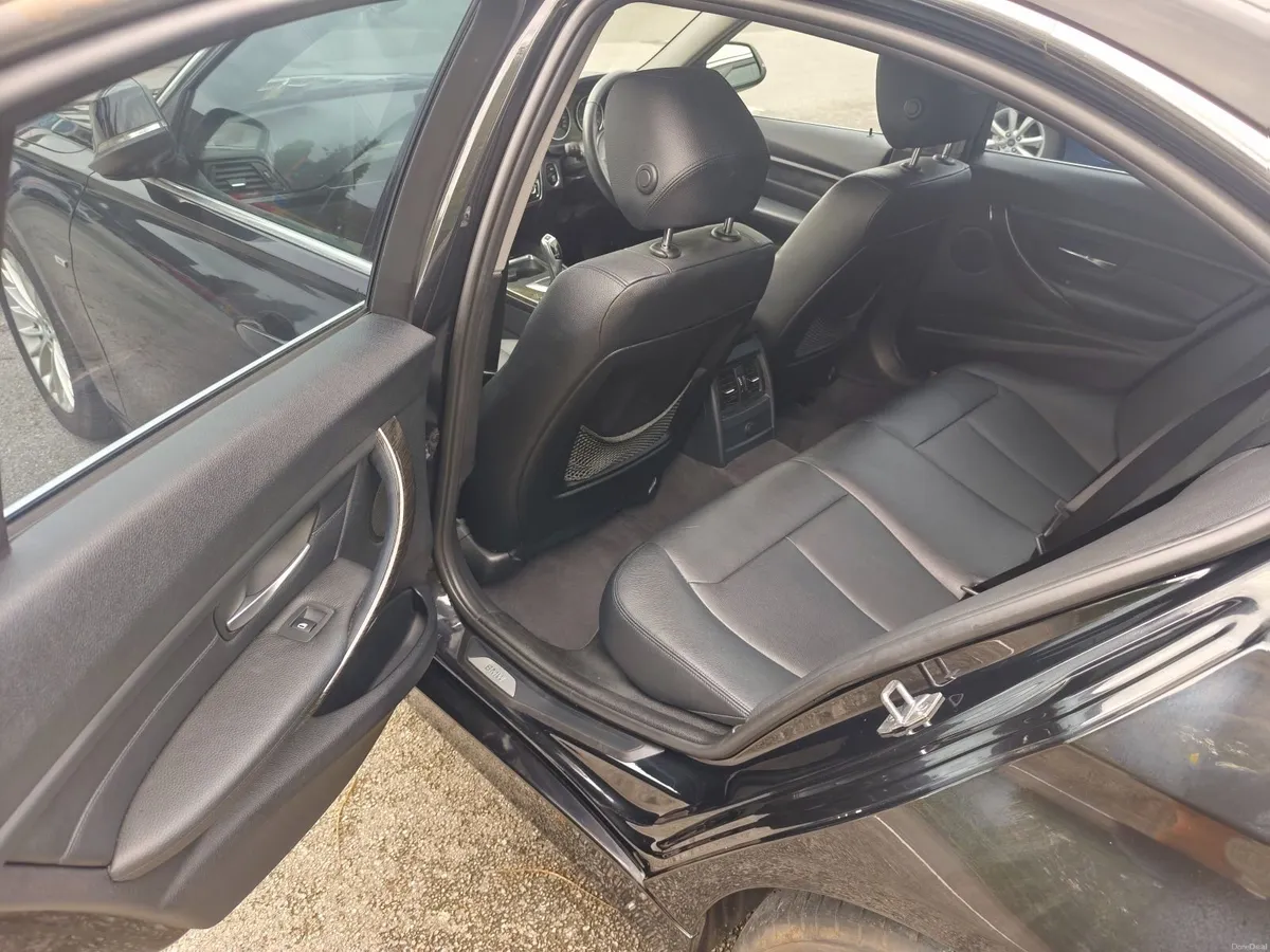 BMW 3-Series 2013 - Image 2
