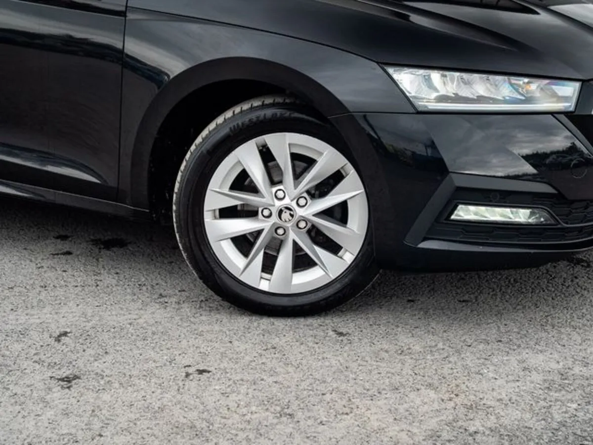 Skoda Octavia 2.0tdi 115HP DSG Auto - Image 2