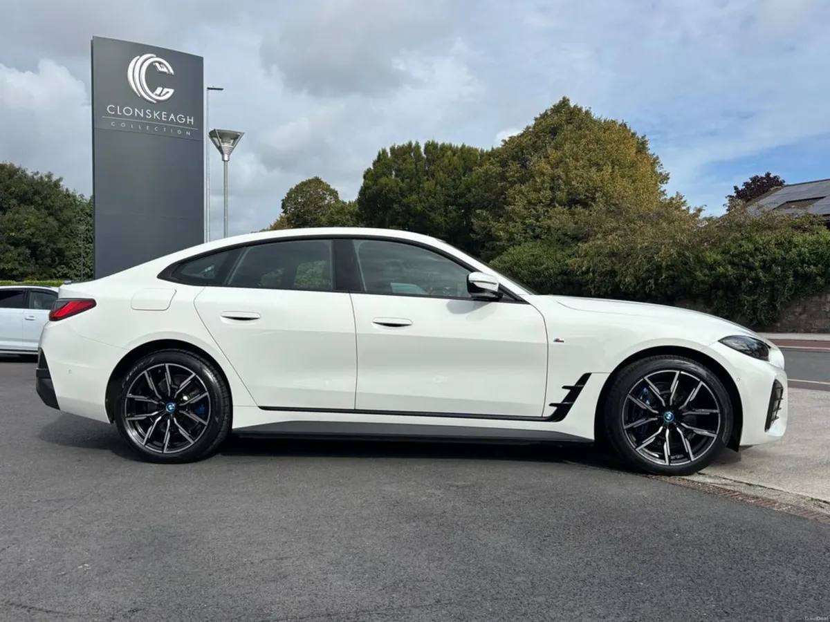 BMW i4 EDRIVE35 M SPORT + PRO PACK - Image 2