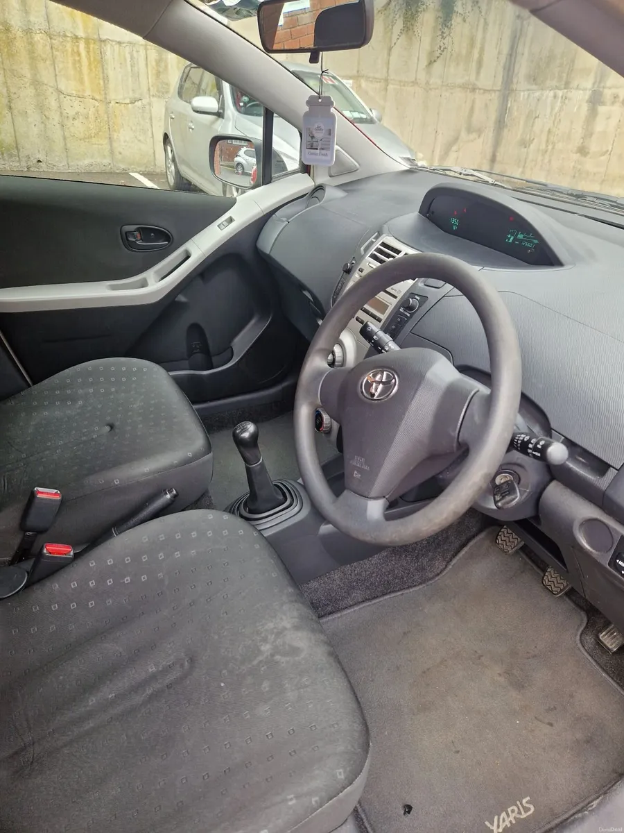 Toyota Yaris 2007 - Image 1