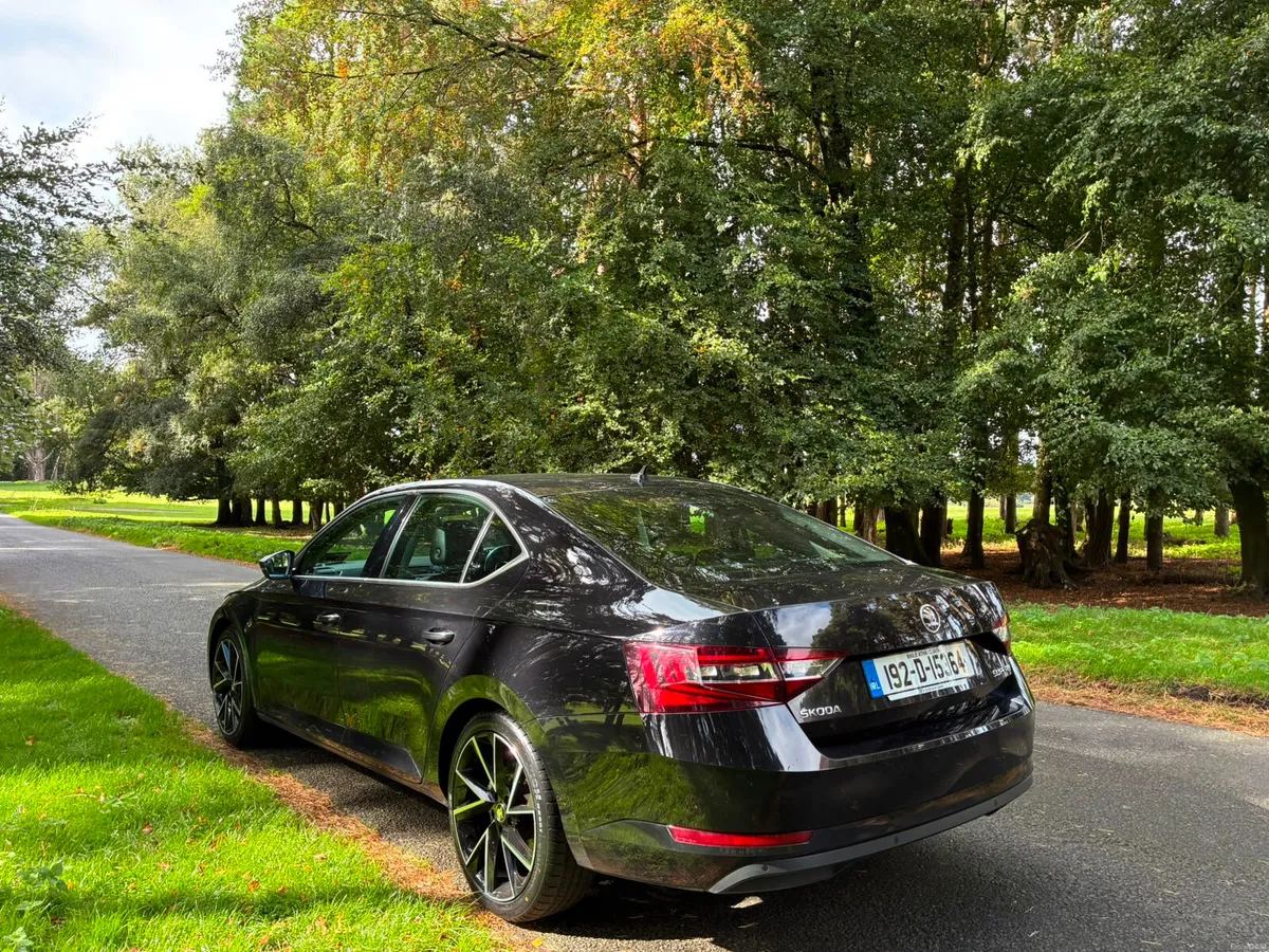 Skoda Superb 2019 2.0 TDI STYLE AUTOMATIC - Image 5