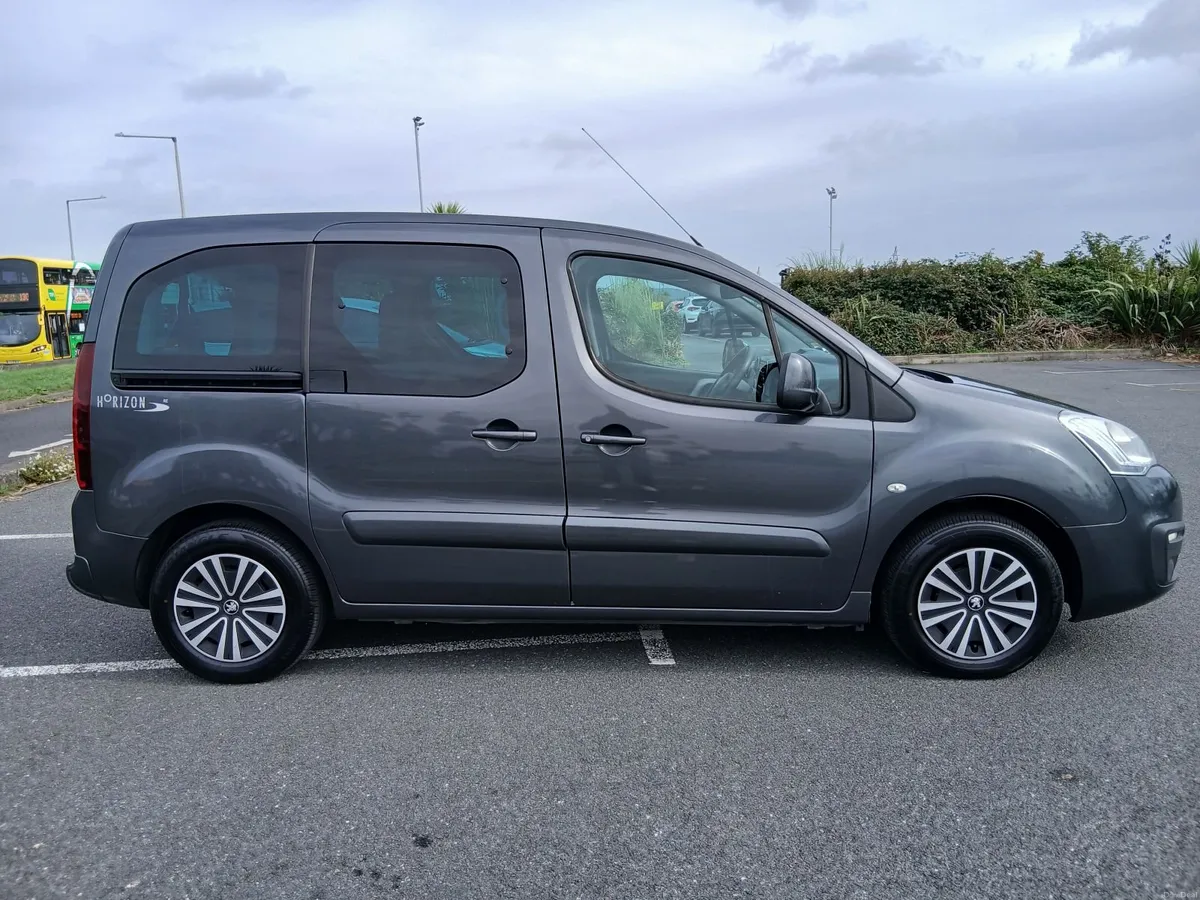 Peugeot Partner 2016 wheelchair low mileage - Image 5