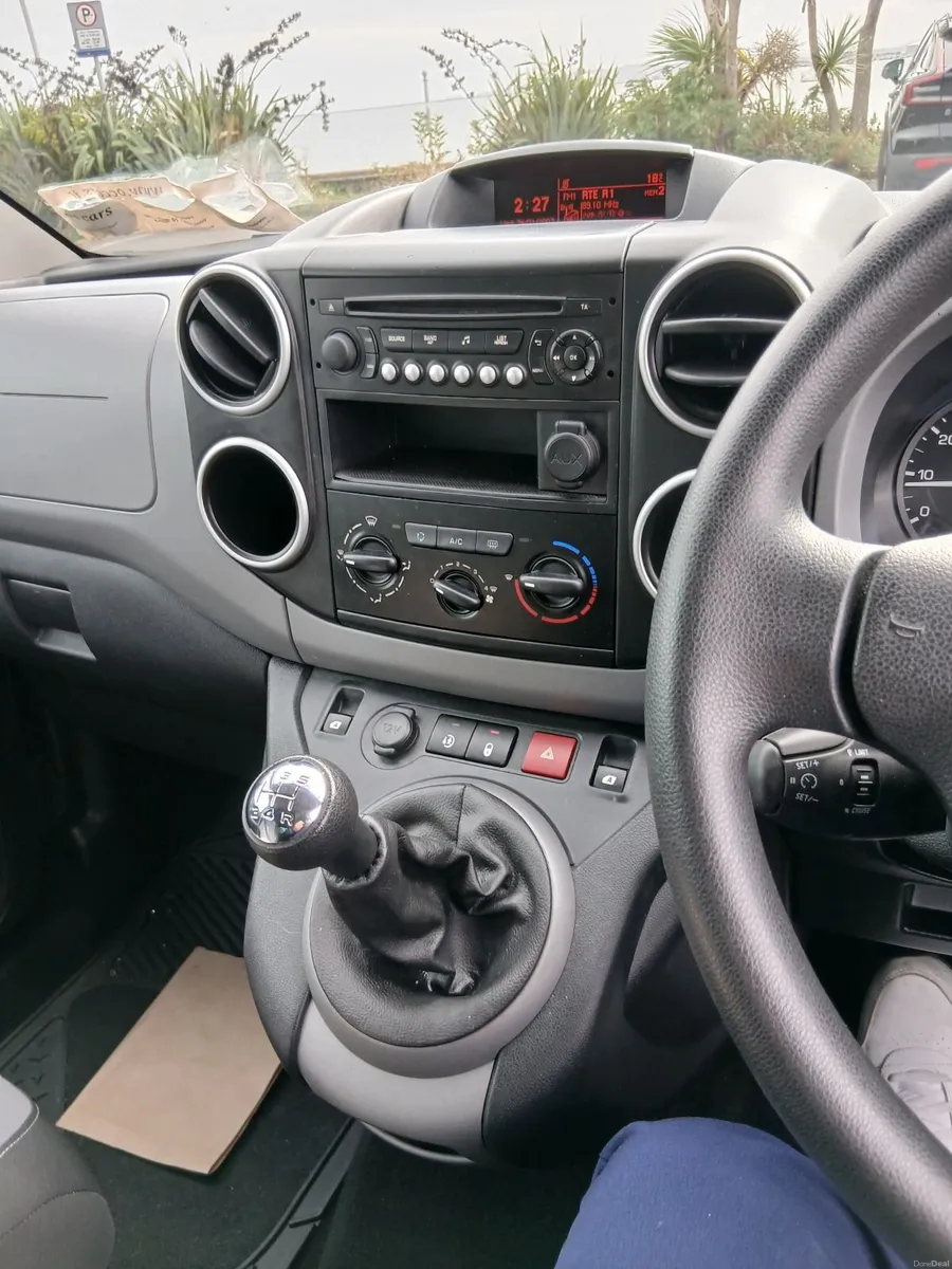 Peugeot Partner 2016 wheelchair low mileage - Image 3