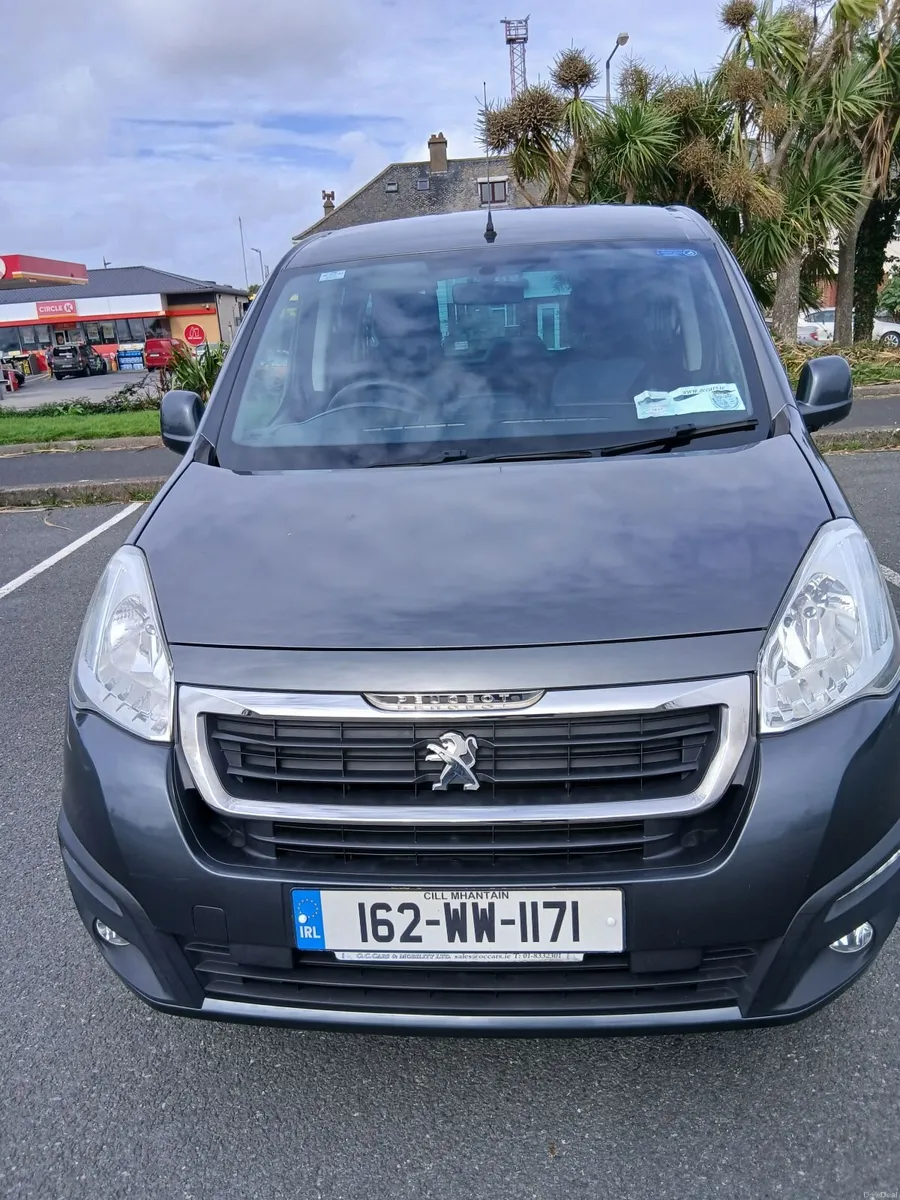 Peugeot Partner 2016 wheelchair low mileage - Image 4