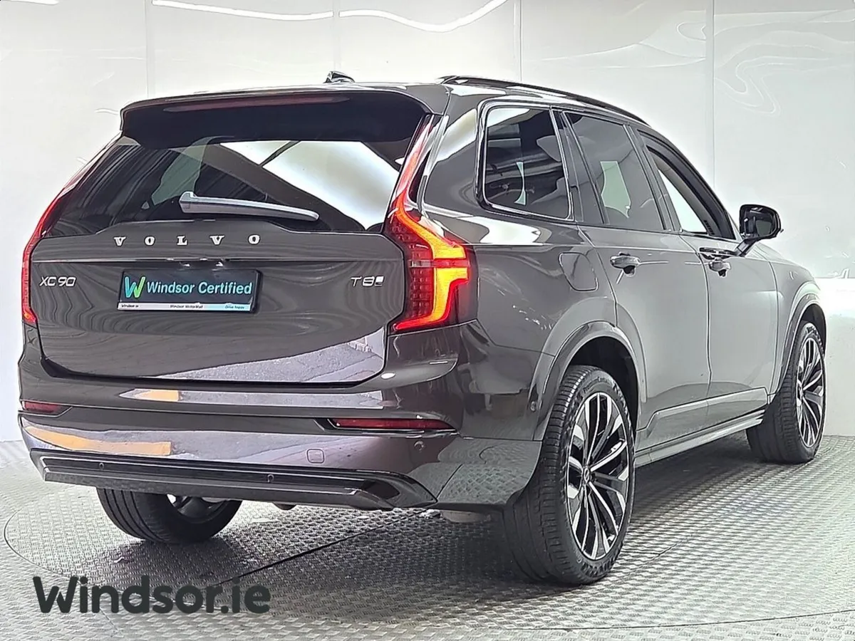 Volvo XC90 PLUS PRO T8 PHEV AWD AUTO - Image 2