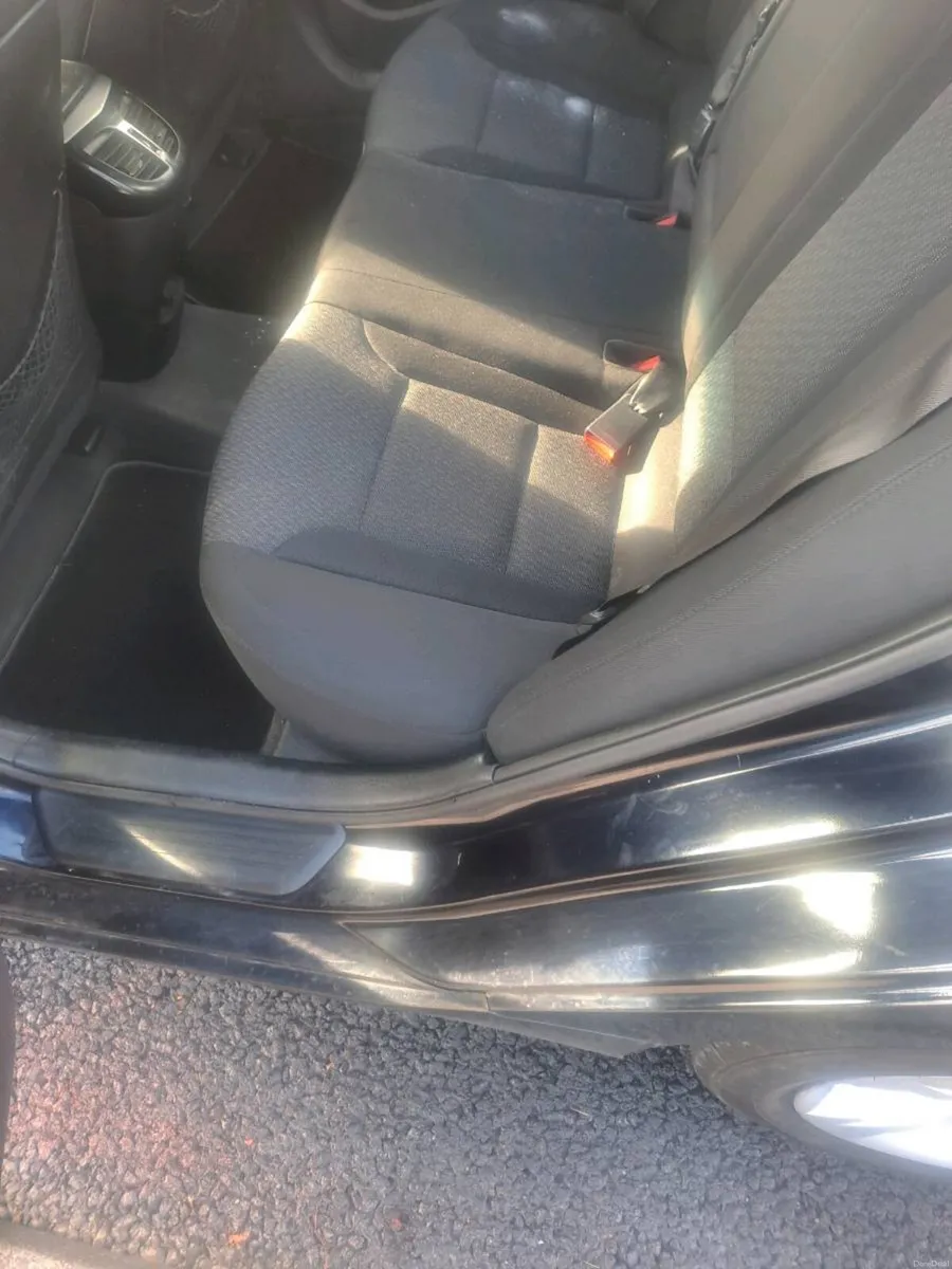 Car - Image 4