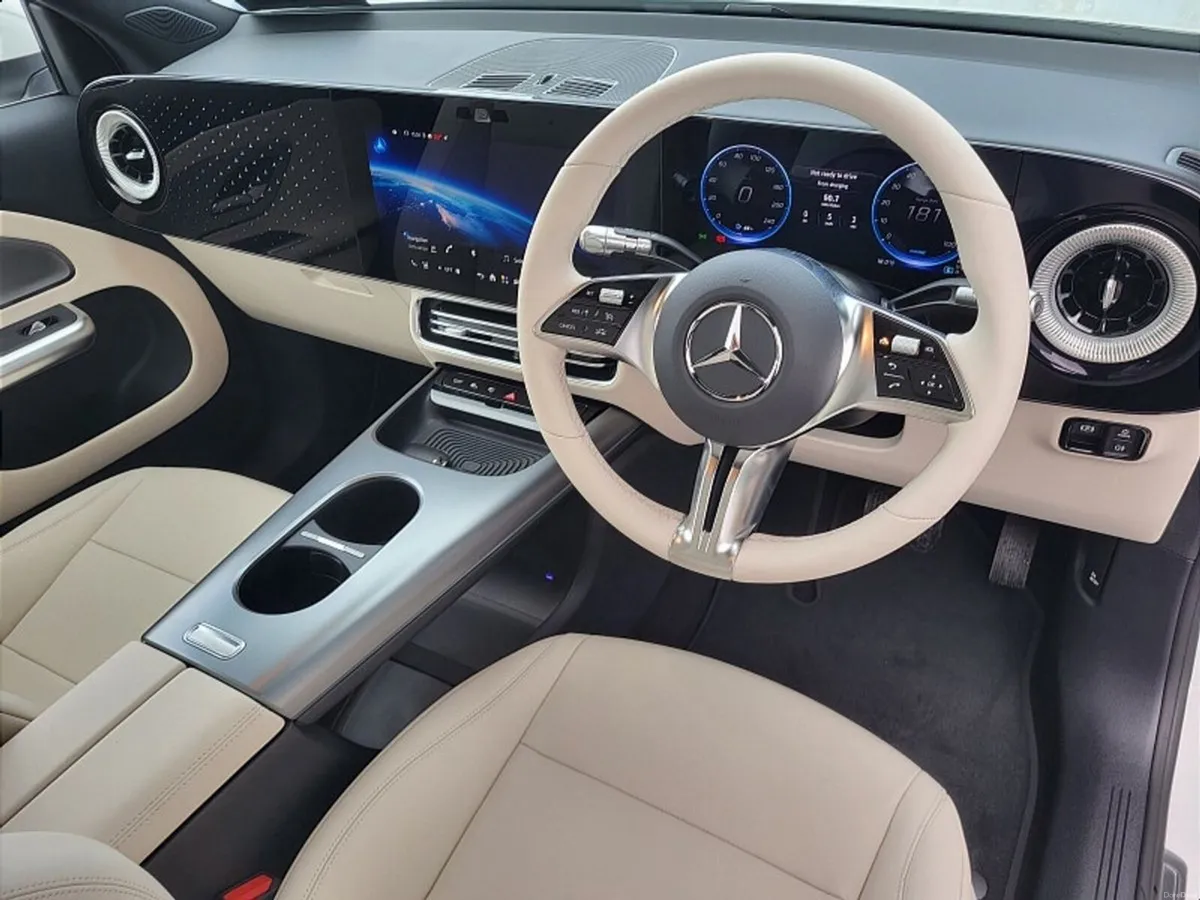 Mercedes-Benz GLB GLB200 Progressive + AUTO *(7 SE - Image 2
