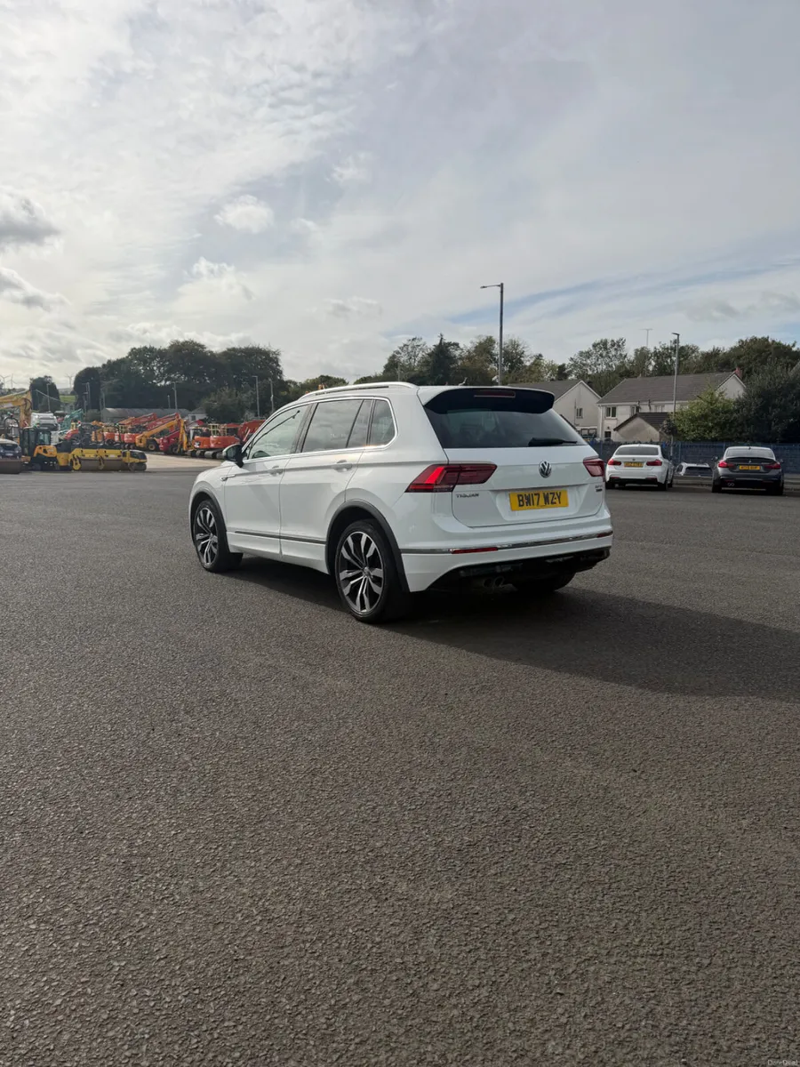 2017 Volkswagen Tiguan 2.0 TDi 4Motion R-Line DSG - Image 5