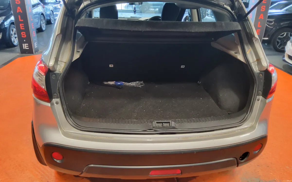 Nissan Qashqai 2010 - Image 4