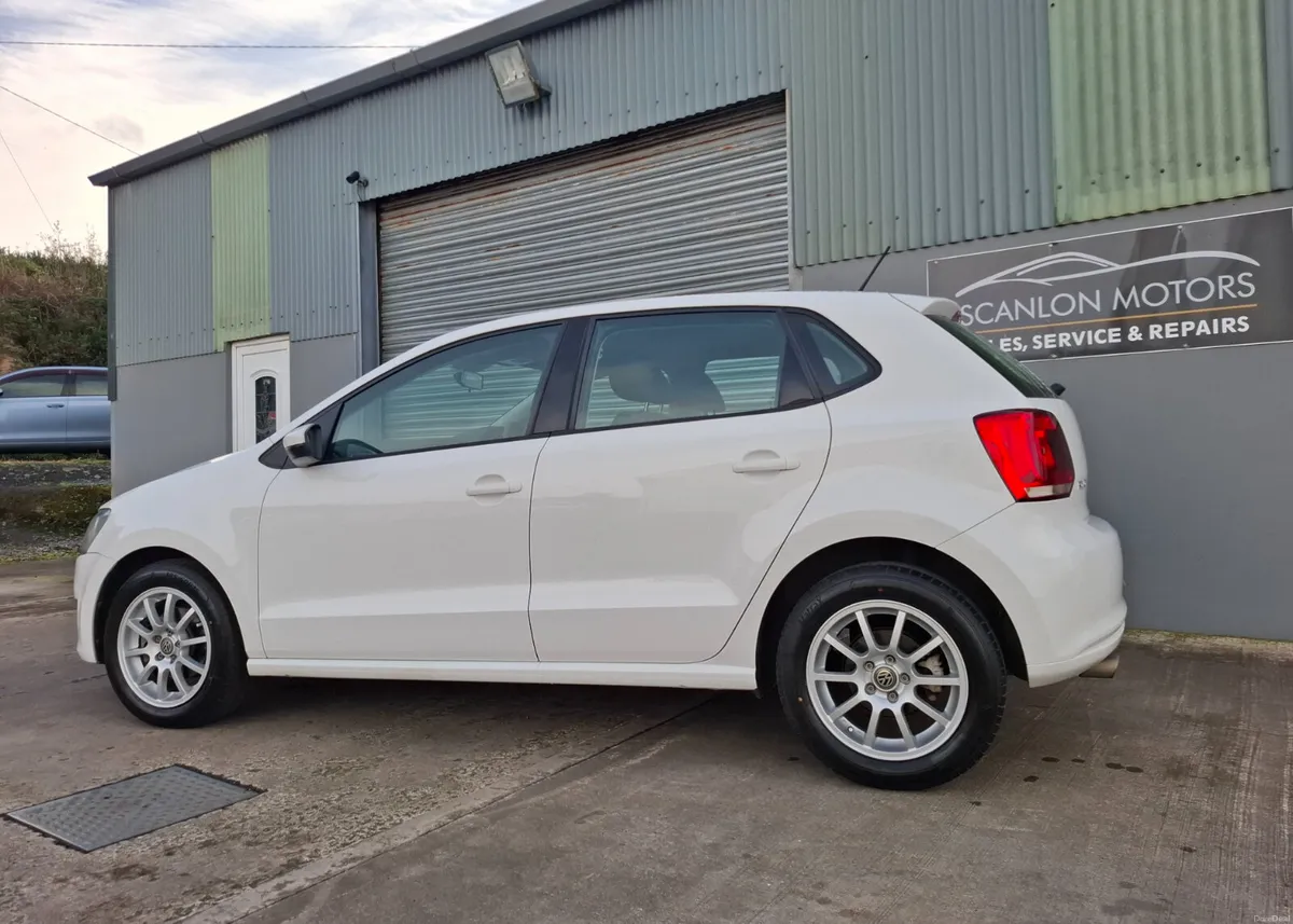 Volkswagen Polo 2012 Automatic - Image 2