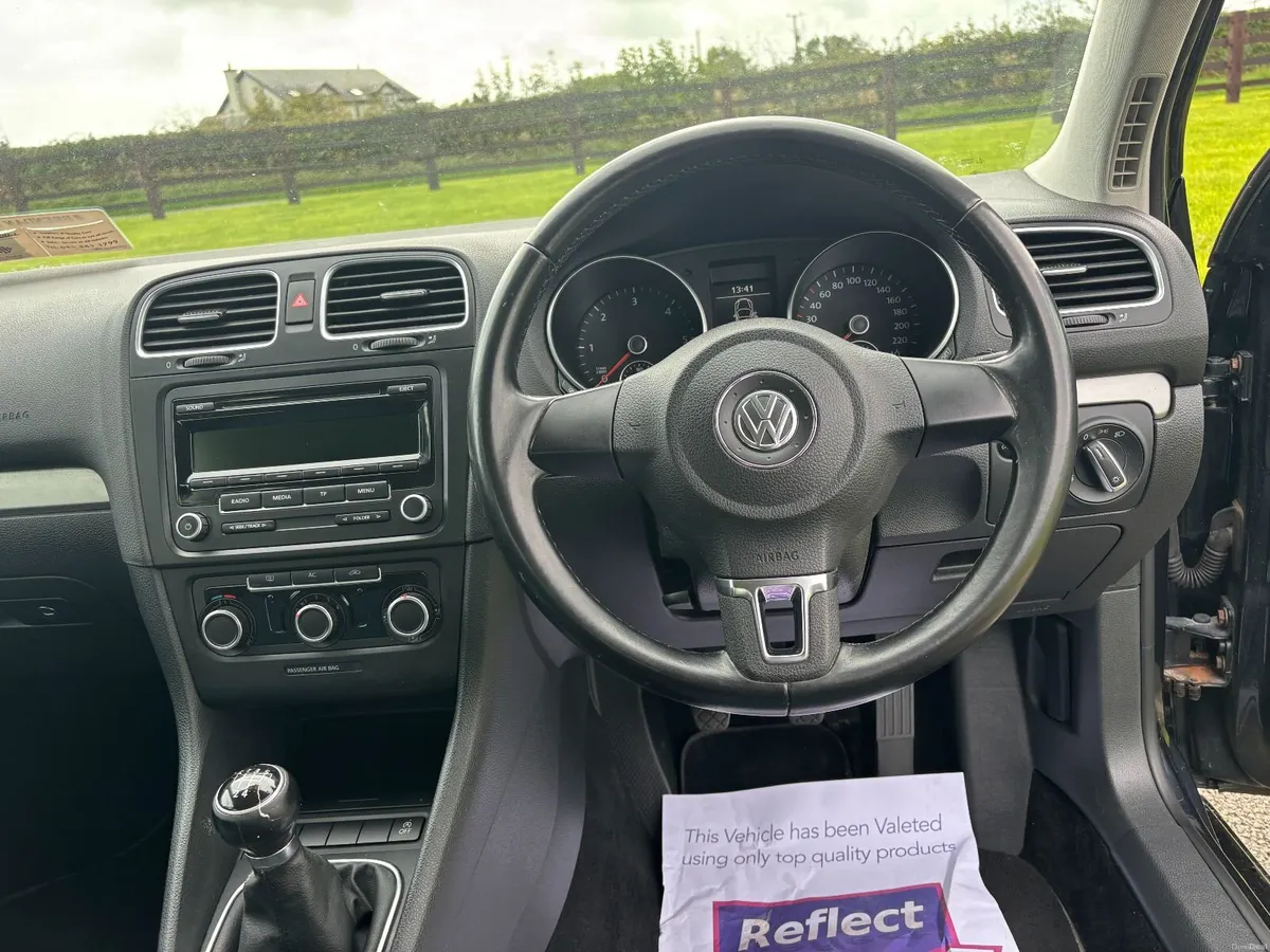 Volkswagen Golf 2011 - Image 2