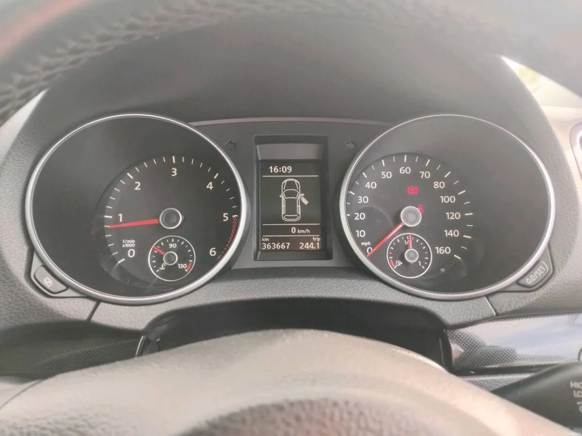 Car - Image 4