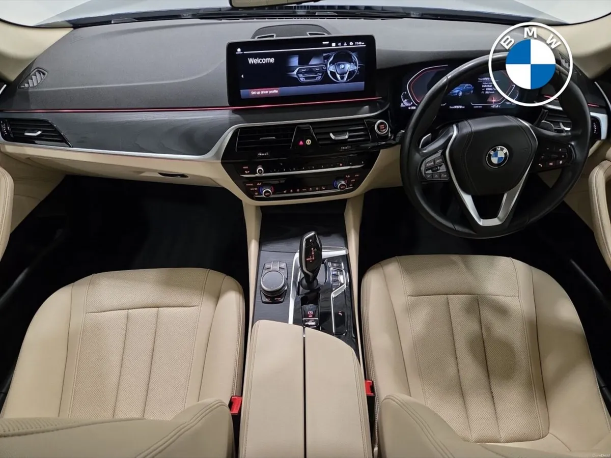 BMW 5-Series 520d SE Saloon - Image 4