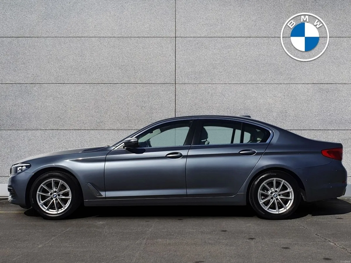 BMW 5-Series 520d SE Saloon - Image 3