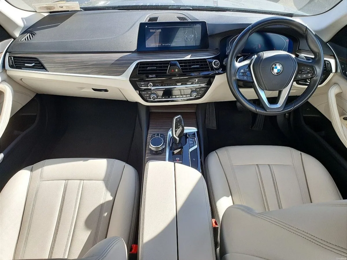BMW 5-Series 520d SE Saloon - Image 4