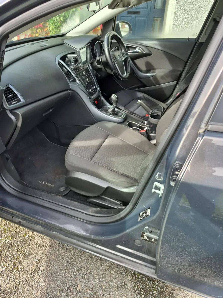 Car - Image 2