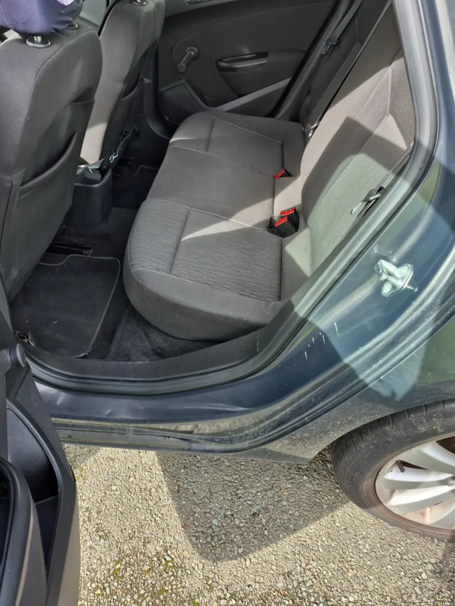 Car - Image 6