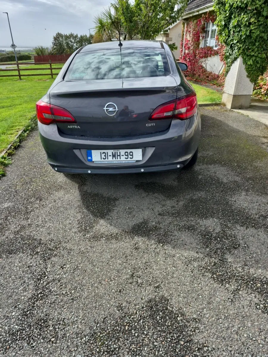 Car - Image 4