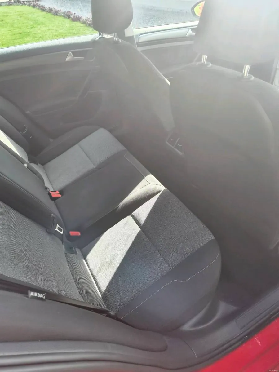Volkswagen golf - Image 3