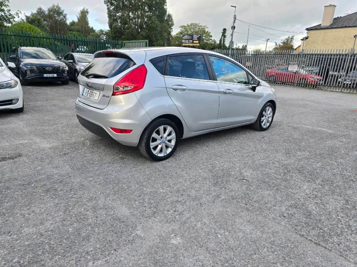Ford fiesta - Image 2