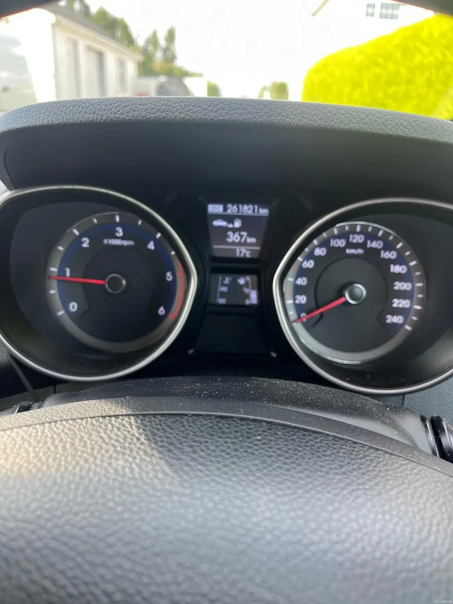 Hyundai i30 2015 - Image 2