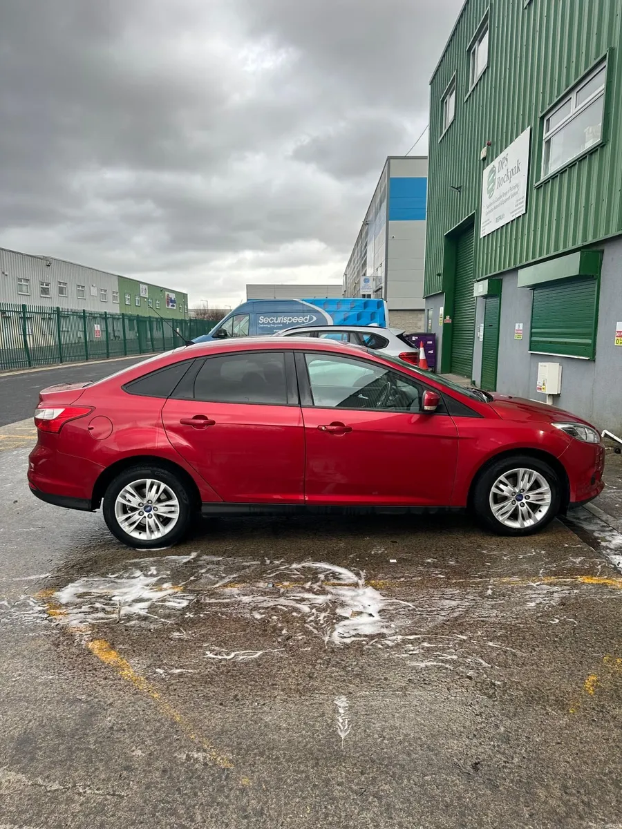 Ford Focus 2012 - Image 1