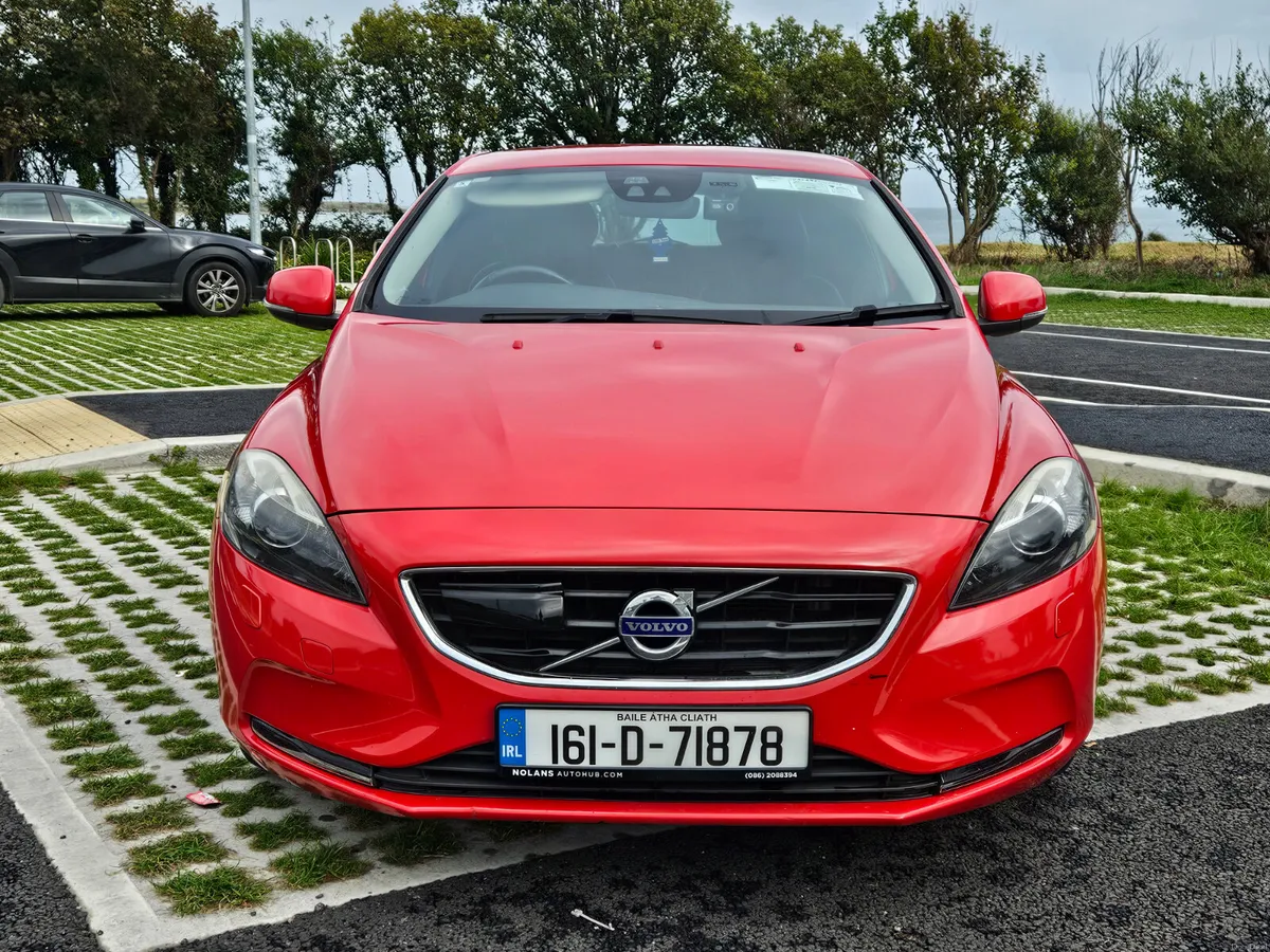 Volvo V40 2016  D4 Model New Nct - Image 3