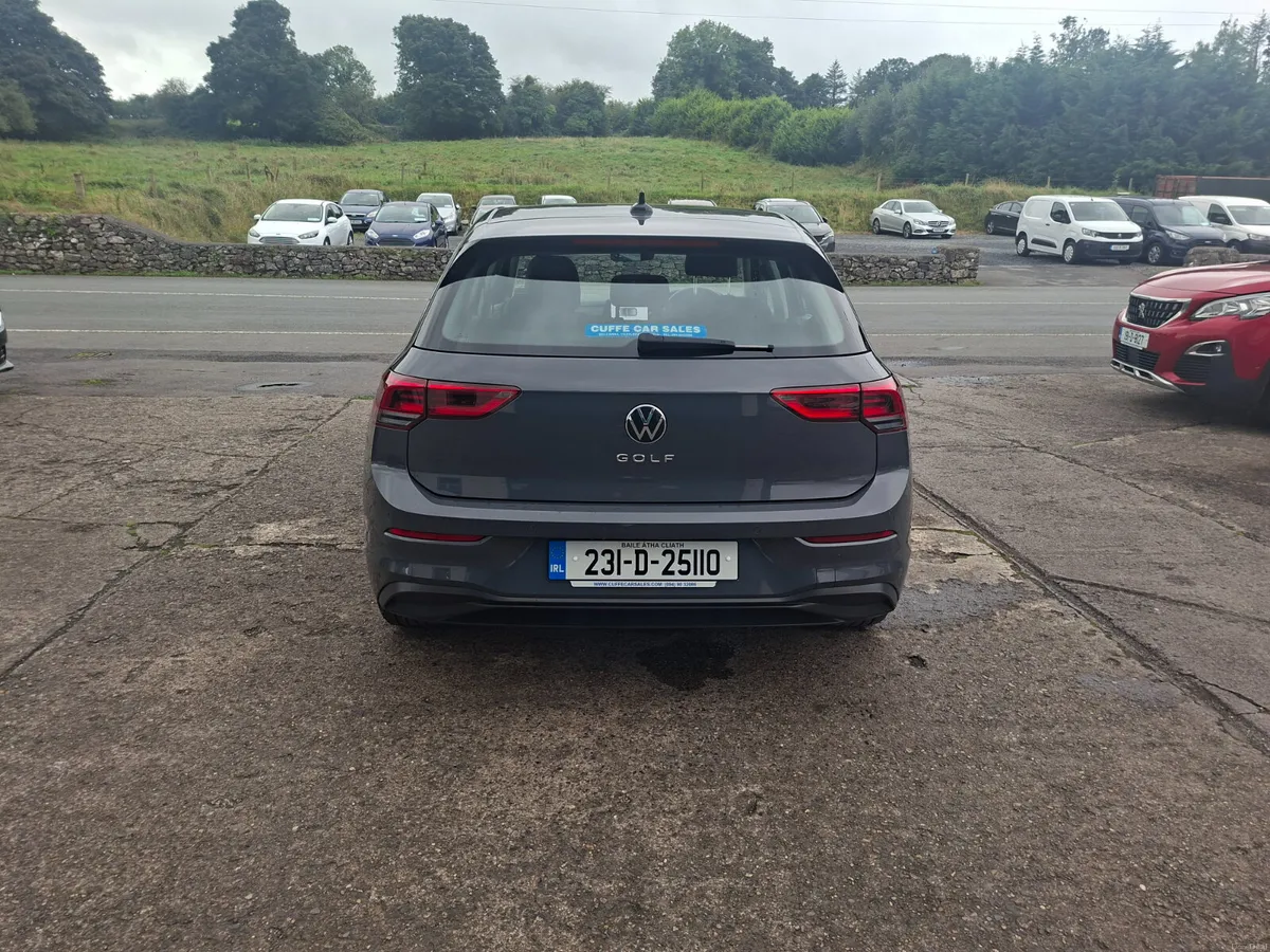 2023 Volkswagen Golf 2.0 TDI 115HP Life - Image 6