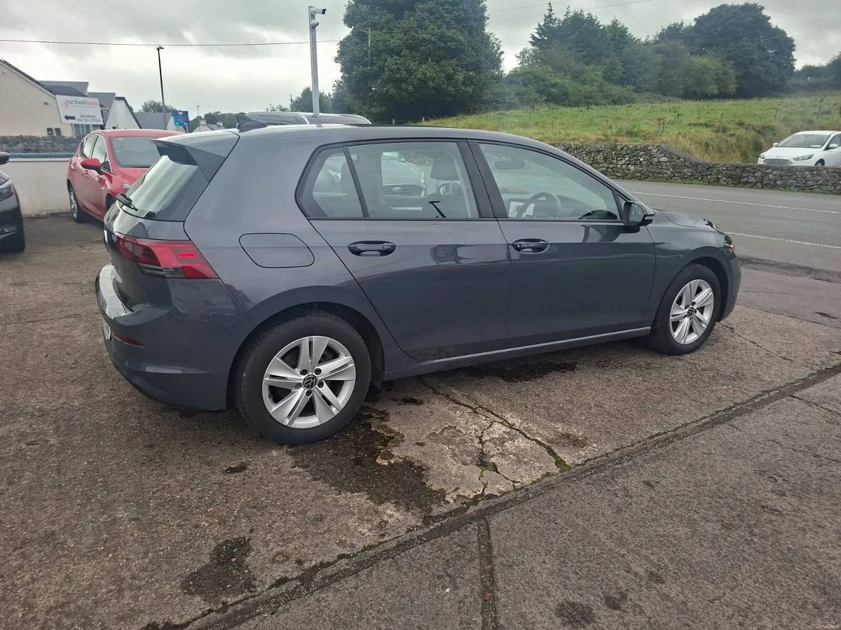 2023 Volkswagen Golf 2.0 TDI 115HP Life - Image 5