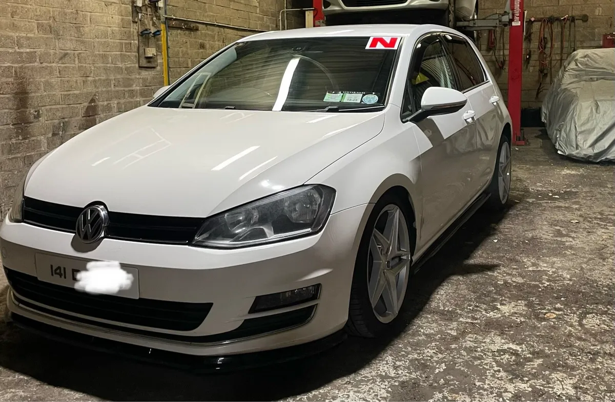 2014 Volkswagen Golf - Image 5