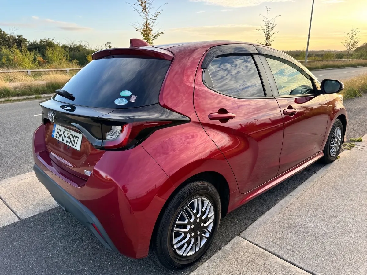 Toyota Yaris -1.5 Hybrid - Top Spec -DIGITAL METER - Image 3