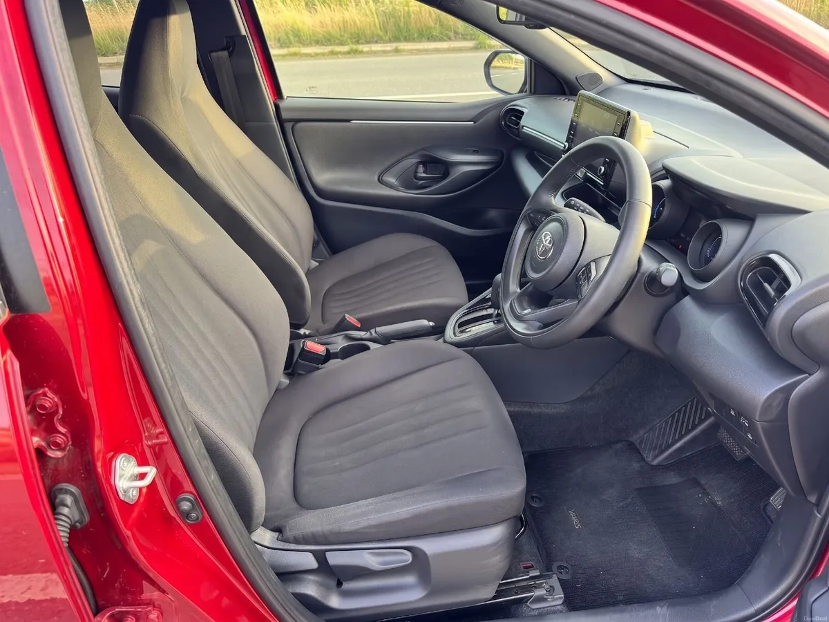 Toyota Yaris -1.5 Hybrid - Top Spec -DIGITAL METER - Image 6