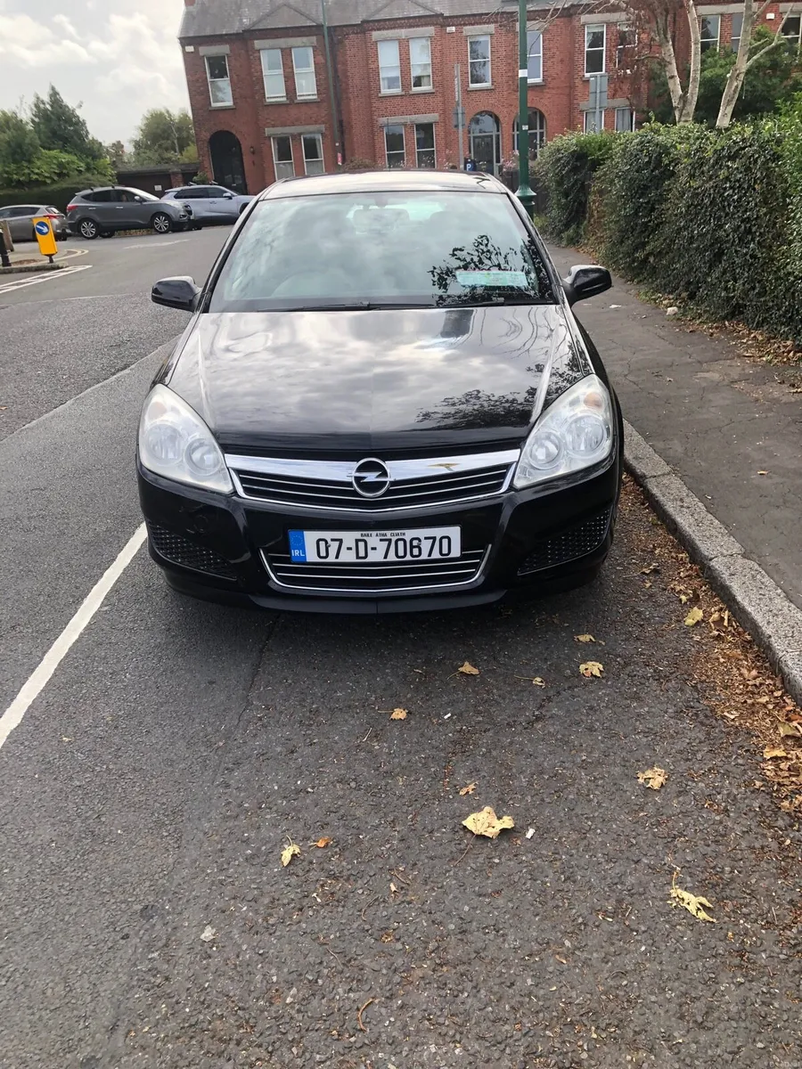 Opel Astra 07 1.4 16v one owner from new - Image 1