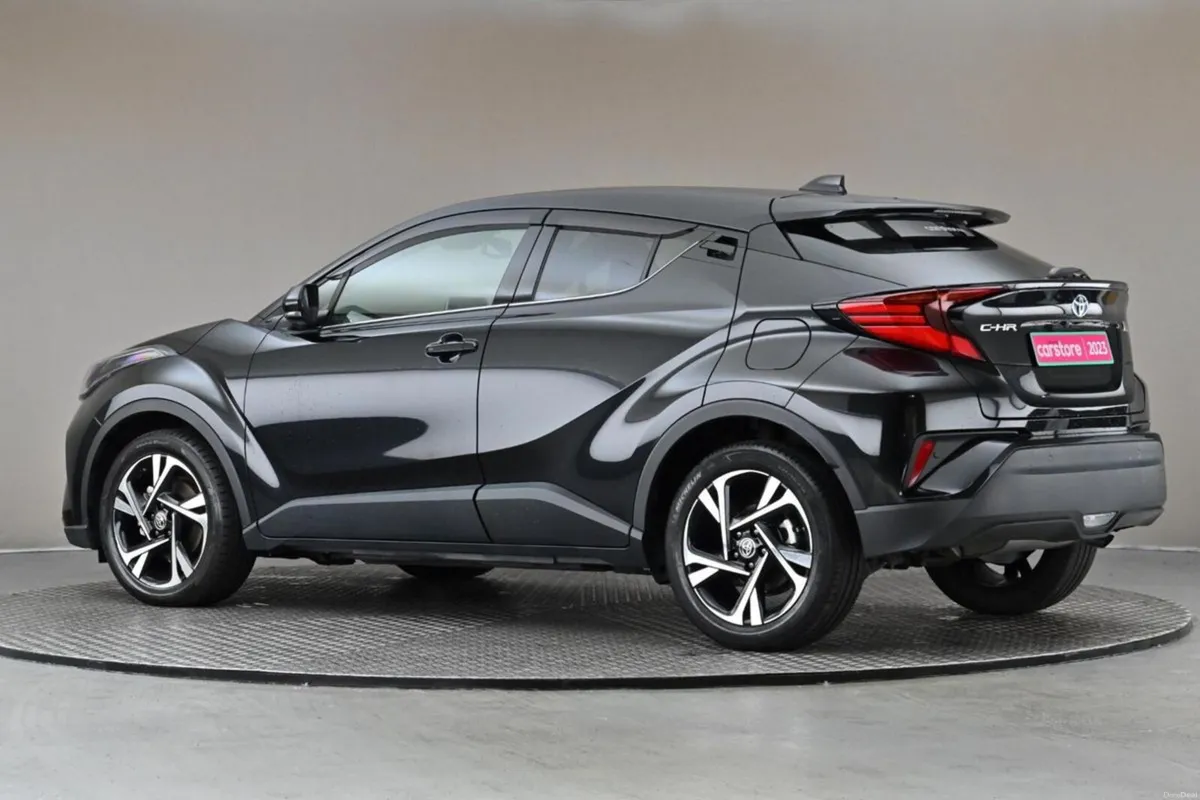 Toyota C-HR 1.8 HYBRID **HALF LEATHER**360 PAN CAM - Image 5