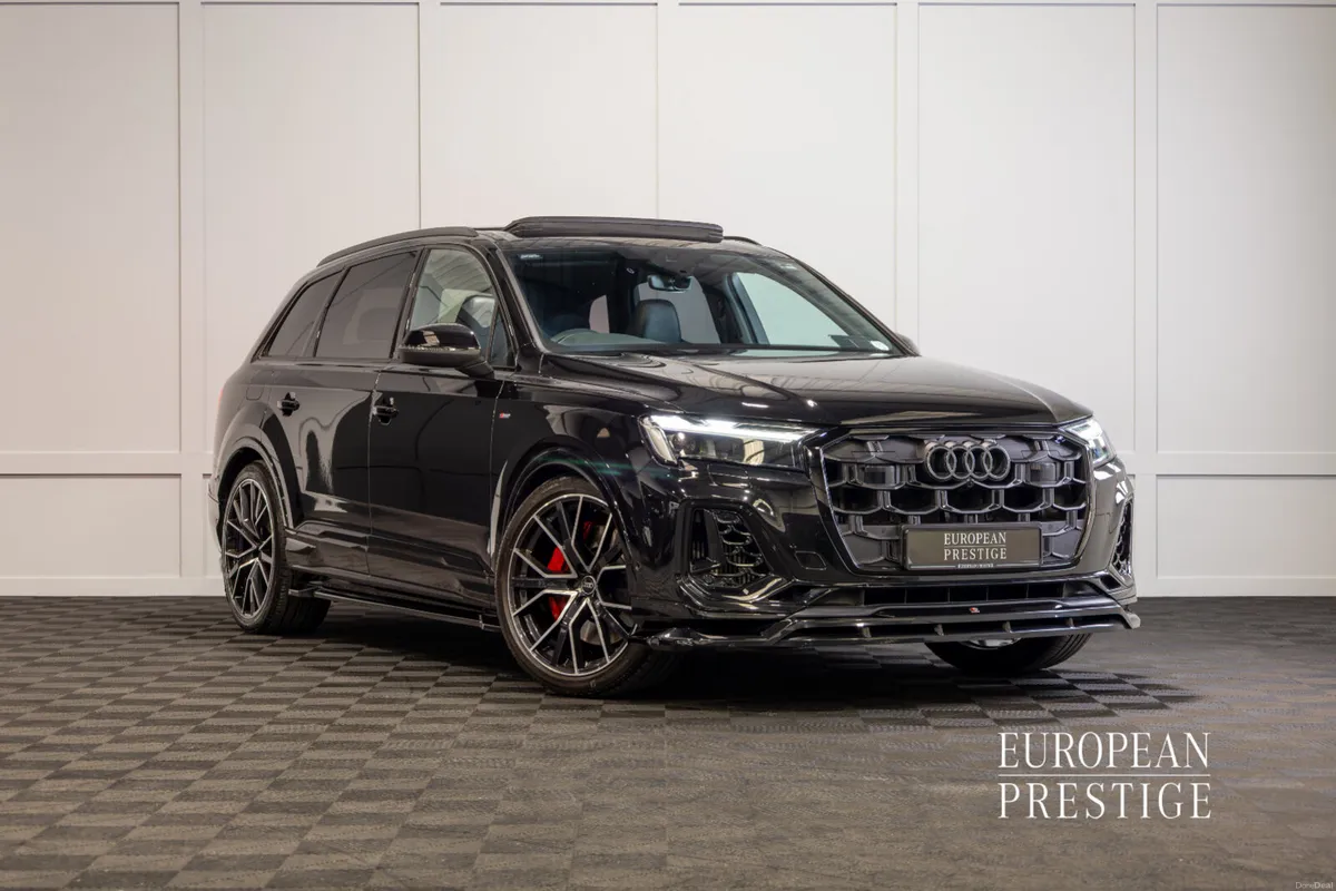 2025 Audi Q7 60 TFSIe Competition - Image 1