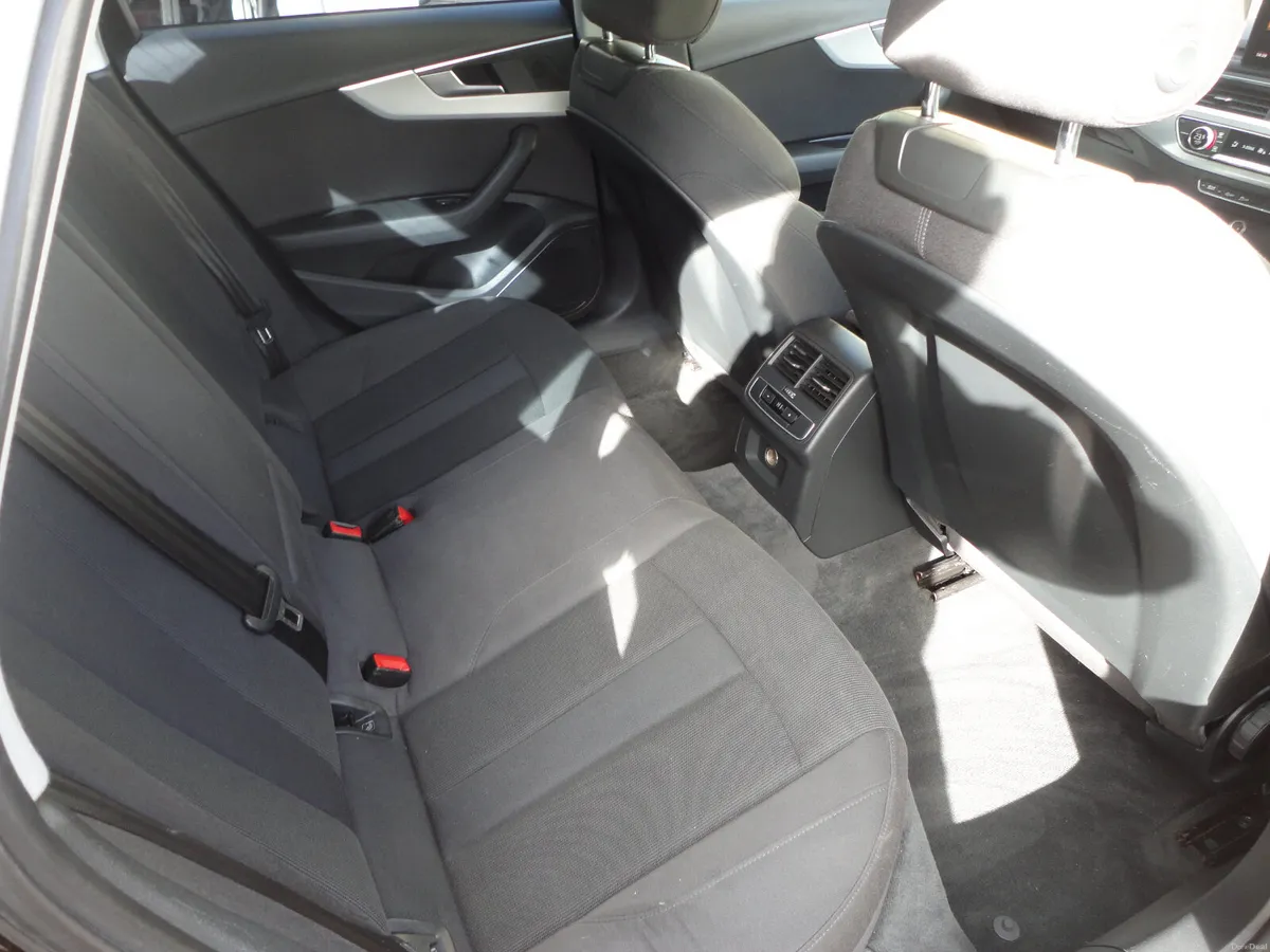 Audi A4 2016 - Image 6