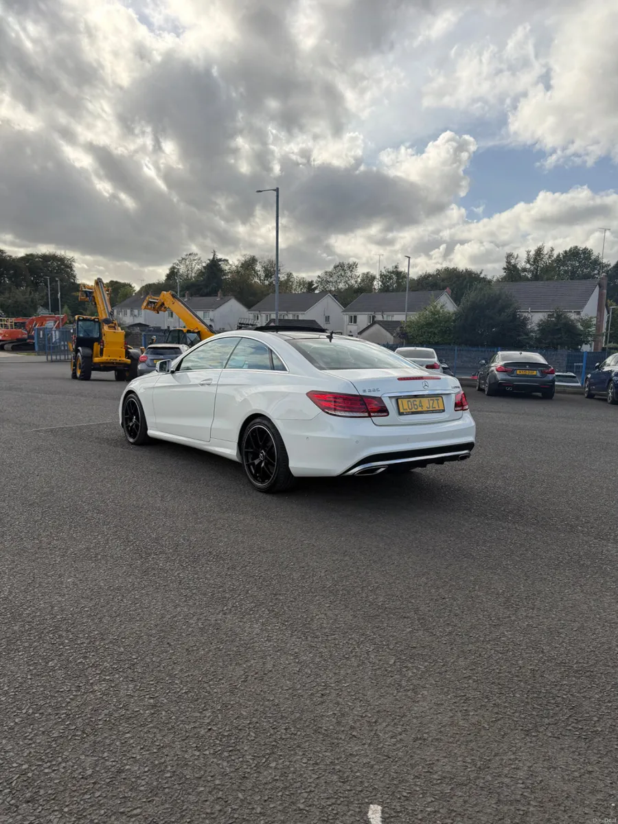 2015 Mercedes-Benz E-Class E220 BlueTEC AMG Line - Image 5