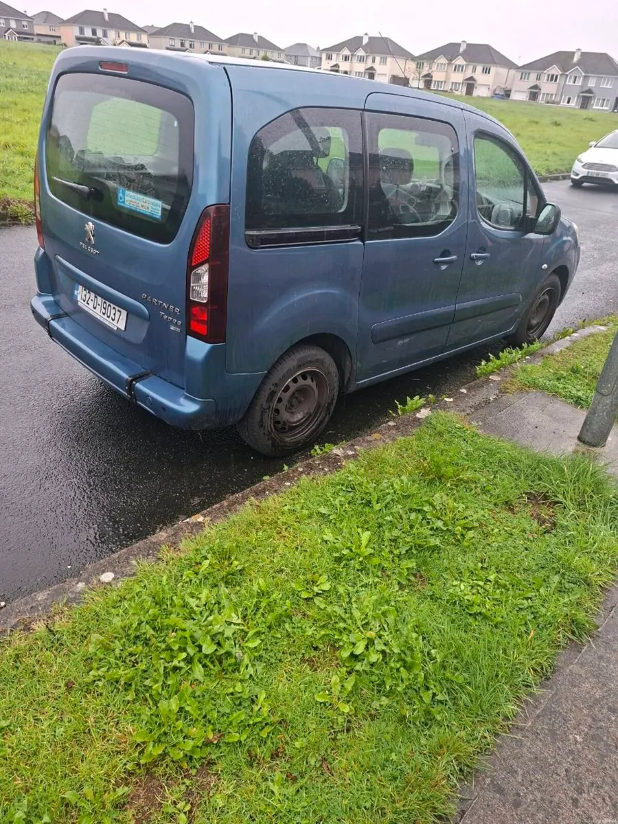 Peugeot Partner Wheelchair Accessible - Image 4