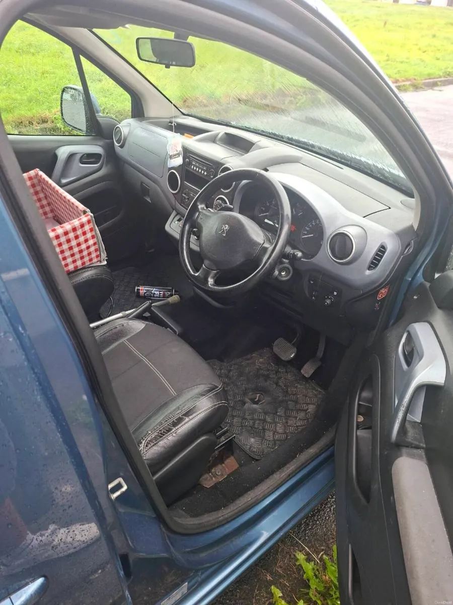 Peugeot Partner Wheelchair Accessible - Image 5