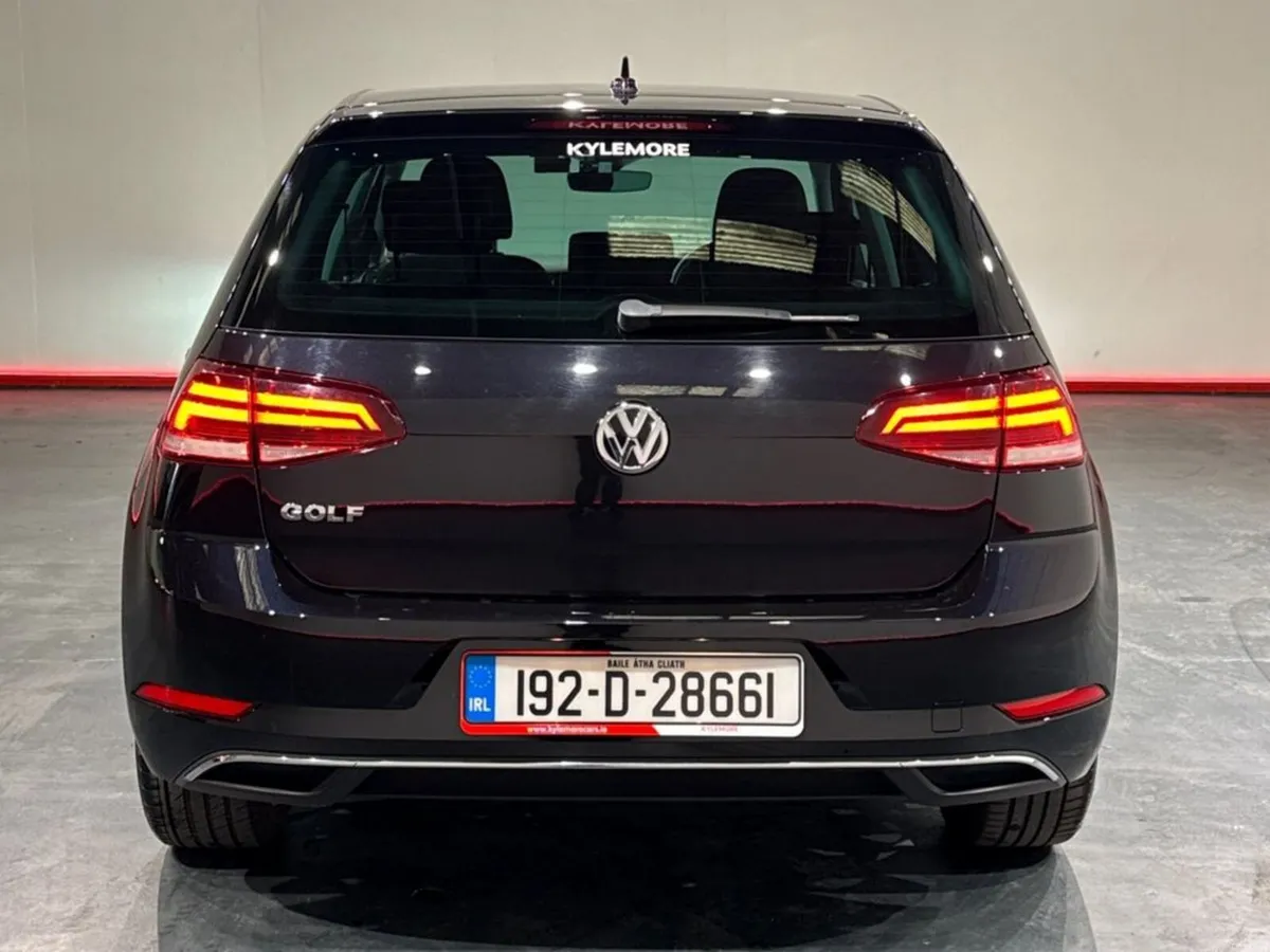 Volkswagen Golf 1.2 AUTOMATIC - REVERSE CAMERA - C - Image 4