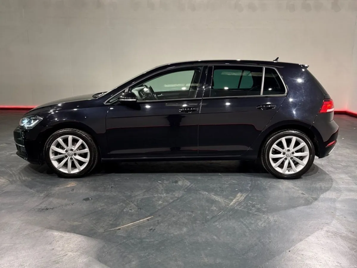Volkswagen Golf 1.2 AUTOMATIC - REVERSE CAMERA - C - Image 6