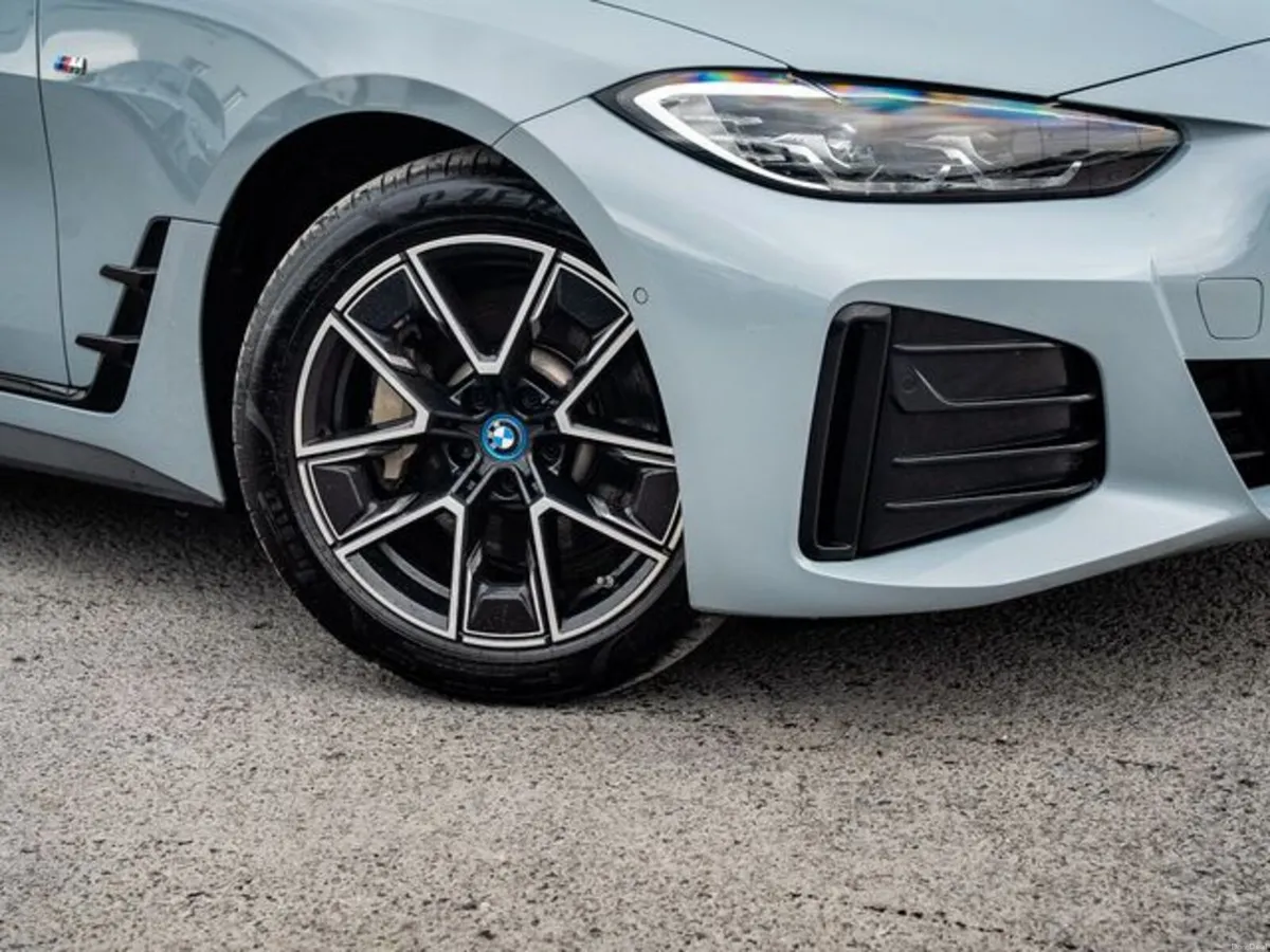 BMW i4 EDRIVE40 M SPORT - Image 2
