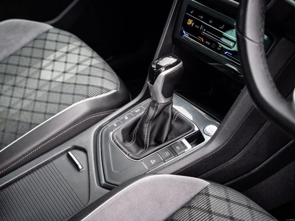 Volkswagen Tiguan R Line 2.0tdi D7F 150HP 5DR Auto - Image 6