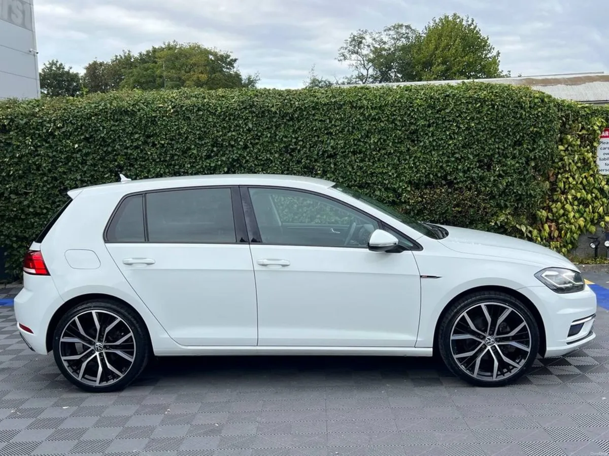 Volkswagen Golf COMFORTLINE R-LINE PACK 1.2 TSI AU - Image 2