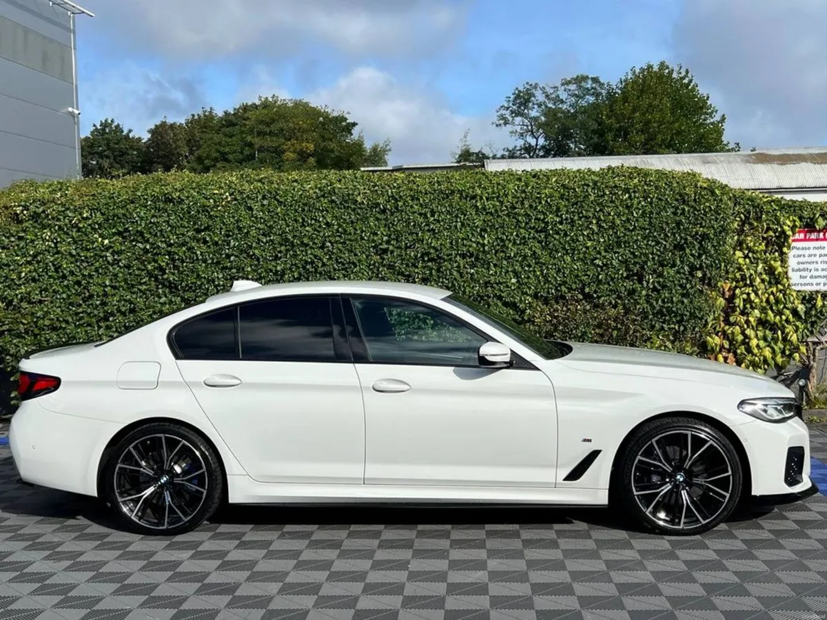 BMW 5-Series 530e M-SPORT COMPETITION PACK 2.0 HYB - Image 2