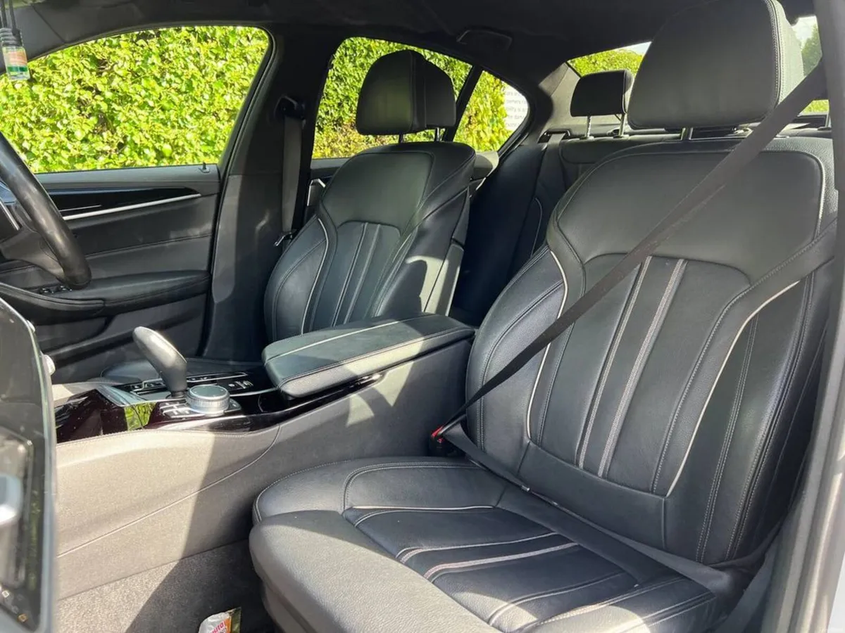 BMW 5-Series 530e M-SPORT COMPETITION PACK 2.0 HYB - Image 6