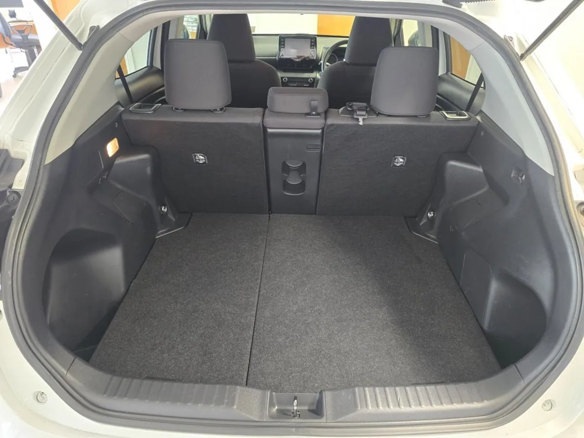 Toyota Yaris Cross Hybrid Sport Edition Automatic - Image 6