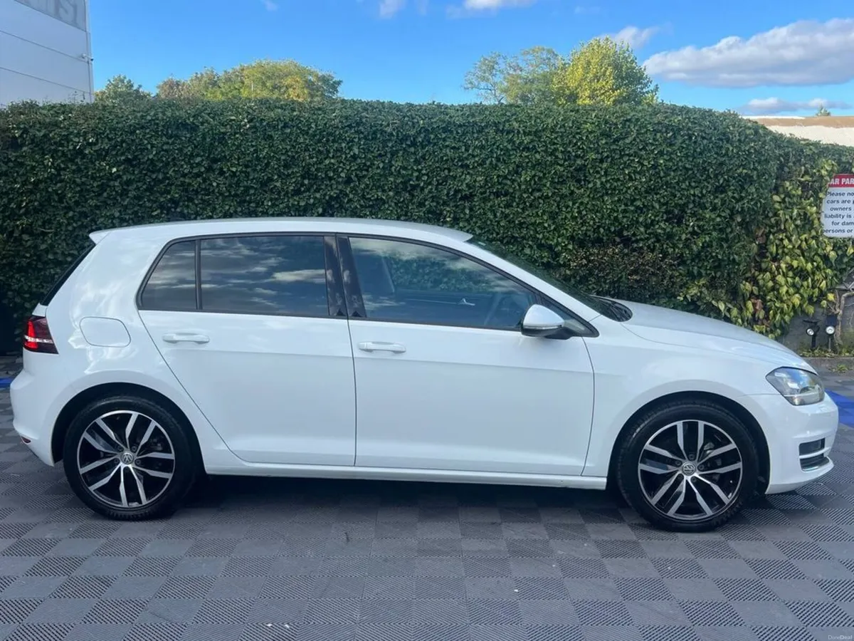 Volkswagen Golf HIGHLINE 1.4 TSI AUTO // APPLE CAR - Image 2